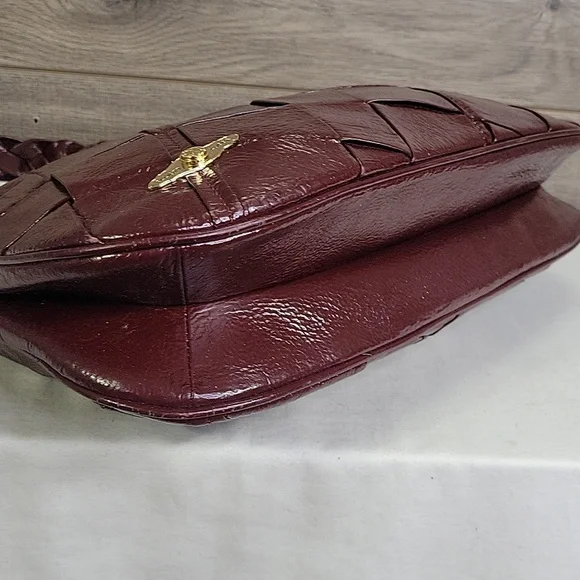 Elliot Lucca Elegant Burgundy Woven Leather Shoulder Bag - Picture 6 of 12